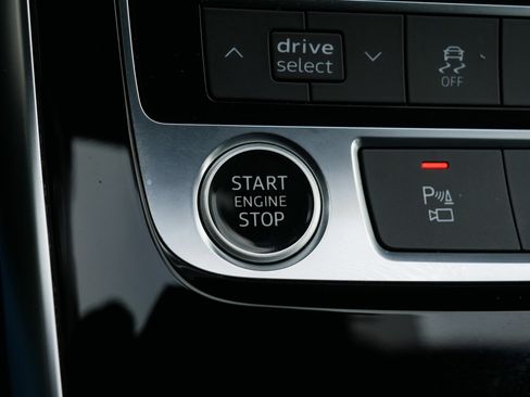 Used 2022 Audi Q7 Premium Plus w/ Premium Plus Package image 29