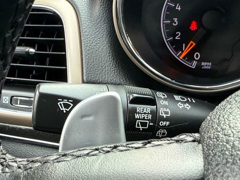 Used 2015 Jeep Grand Cherokee Limited image 23