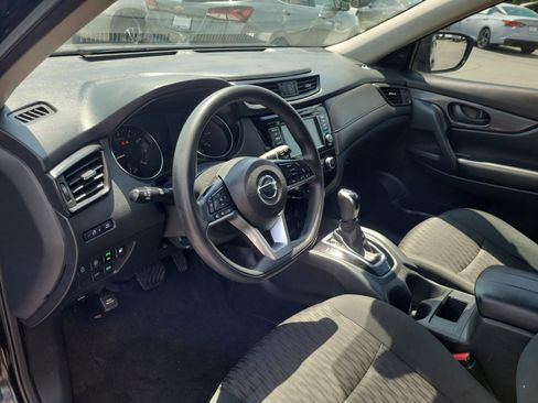 Used 2020 Nissan Rogue S FWD image 19