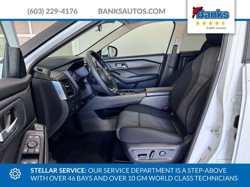 Used 2024 Nissan Rogue SV AWD/4WD image 8