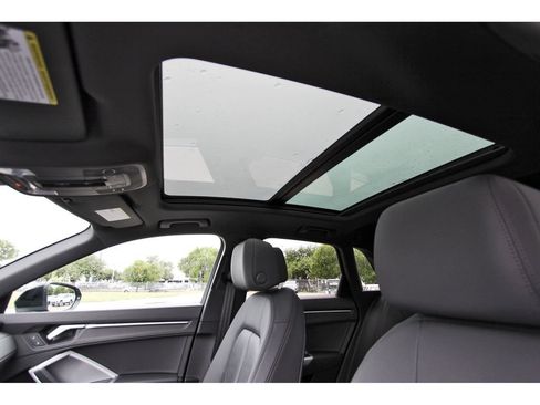 Used 2025 Audi Q3 2.0T Premium AWD/4WD image 32