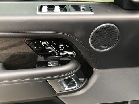 Used 2019 Land Rover Range Rover Long Wheelbase Autobiography image 12