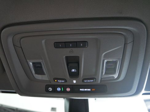 Certified 2019 Chevrolet Silverado 1500 LTZ w/ LTZ Convenience Package image 32