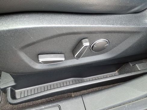 Used 2018 Ford Edge SEL w/ Equipment Group 201A image 15