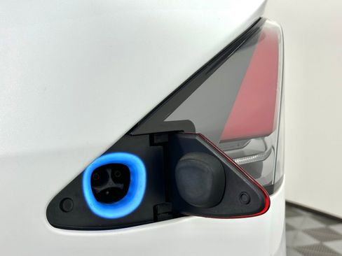 Used 2020 Tesla Model X Long Range image 34