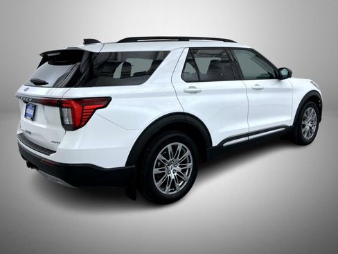 Used 2025 Ford Explorer Active w/ Active Comfort Package AWD/4WD image 5