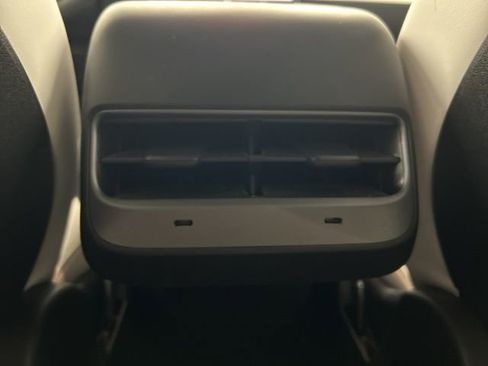 Used 2023 Tesla Model Y Long Range AWD/4WD image 26