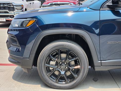 New 2026 Jeep Compass Latitude AWD/4WD image 10