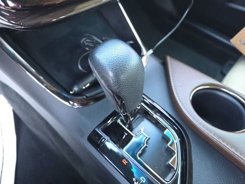 Used 2013 Toyota Avalon XLE image 18