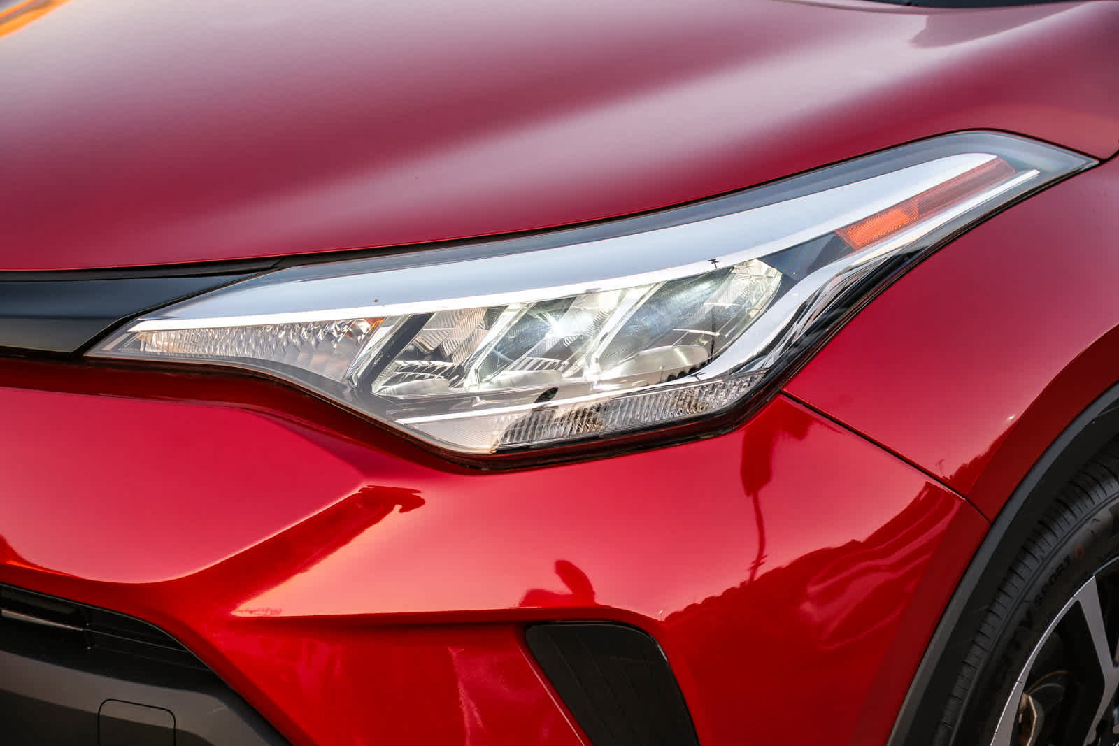 Certified 2020 Toyota C-HR XLE FWD image 12