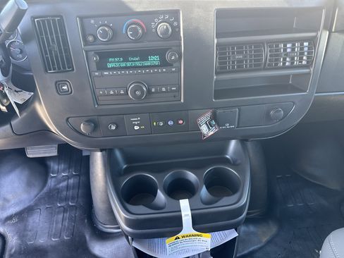 New 2025 GMC Savana 2500 w/ Driver Convenience Package image 28