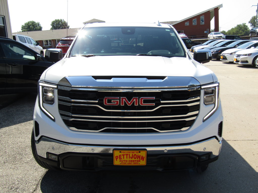Used 2024 GMC Sierra 1500 SLT w/ SLT Premium Plus Package AWD/4WD image 13