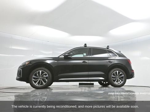 Used 2024 Audi Q5 2.0T Premium w/ Convenience Package image 6