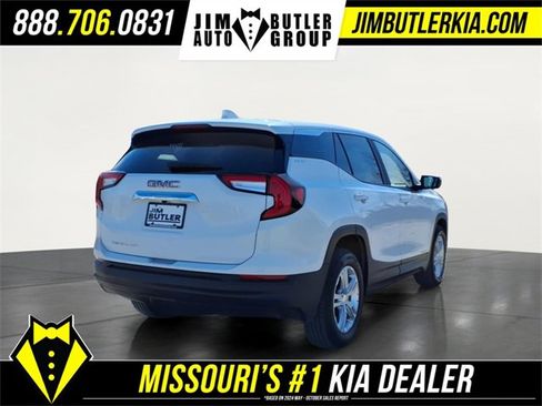Used 2024 GMC Terrain SLE image 27