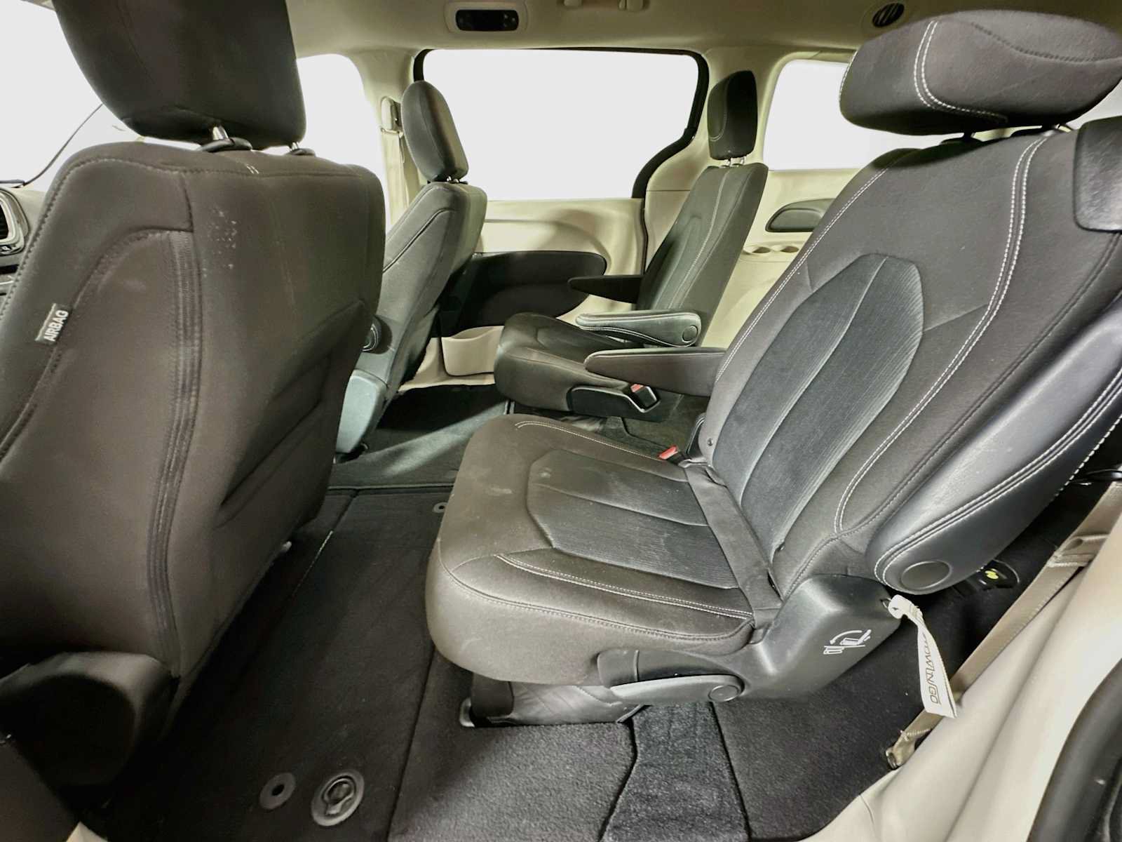 Used 2023 Chrysler Voyager LX FWD image 22