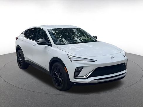 Used 2025 Buick Envista Sport Touring image 3