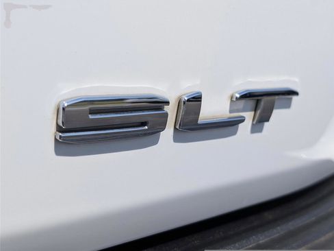 Used 2022 GMC Yukon SLT w/ SLT Premium Package image 35