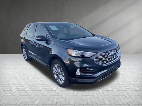 Used 2023 Ford Edge Titanium image 4