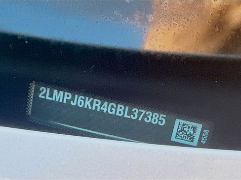 Used 2016 Lincoln MKX Select w/ Select Plus Package image 35