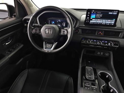 Used 2025 Honda Pilot Elite image 18