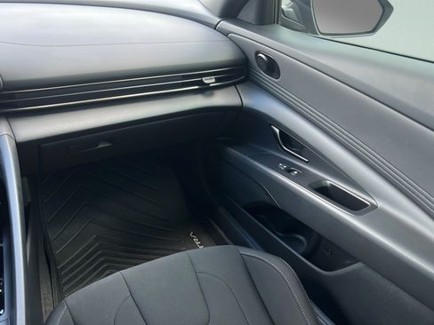 Certified 2025 Hyundai Elantra Sport FWD image 15