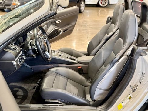 Used 2022 Porsche 718 Boxster GTS RWD image 39