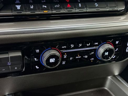 Used 2024 Chevrolet Silverado 3500 High Country image 19