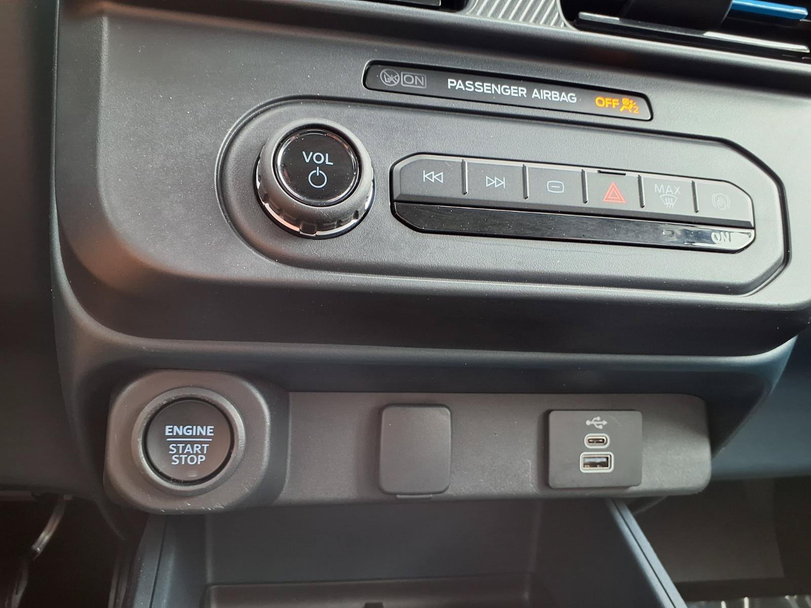 Used 2025 Ford Maverick Lobo AWD/4WD image 6