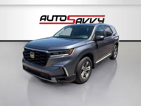 Used 2025 Honda Pilot EX-L image 3