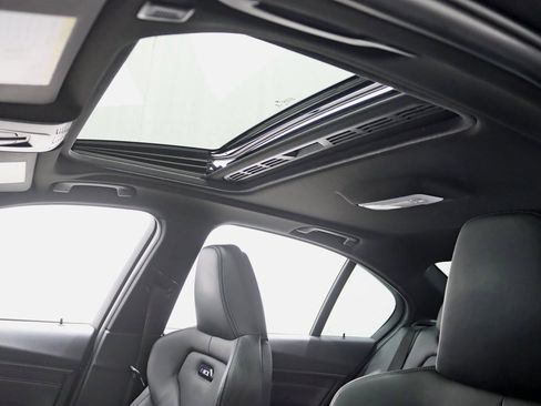 Used 2018 BMW M3 image 37