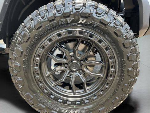 New 2025 Jeep Wrangler Sport S image 30