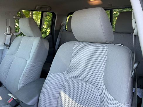 Used 2019 Nissan Frontier SV AWD/4WD image 11