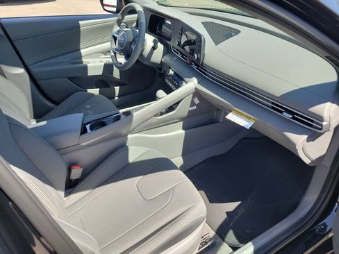 New 2026 Hyundai Elantra SEL Sport FWD image 23