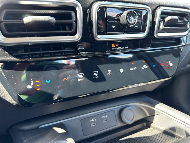 Certified 2026 Nissan Sentra SR w/ SR Premium Package FWD image 24