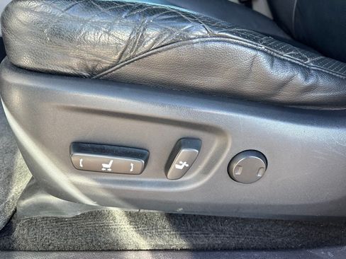 Used 2011 Toyota 4Runner SR5 w/ Premium Pkg w/Leather AWD/4WD image 14