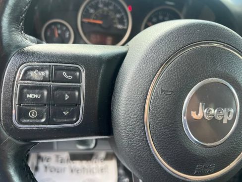Used 2016 Jeep Wrangler Unlimited Sahara AWD/4WD image 19