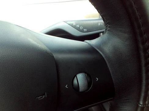 Used 2023 Tesla Model 3 Standard Range RWD image 23