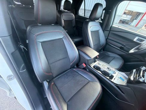 Used 2023 Ford Explorer ST-Line AWD/4WD image 46