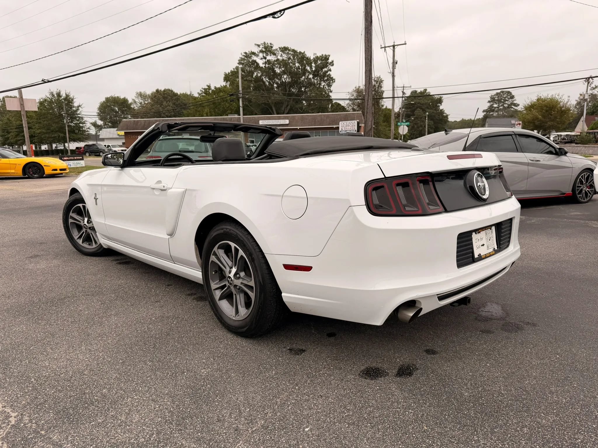 Used 2014 Ford Mustang Premium RWD image 9
