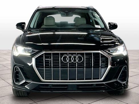 Certified 2025 Audi Q3 2.0T Premium w/ Convenience Package image 3