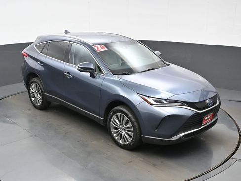 Used 2024 Toyota Venza XLE AWD/4WD image 35