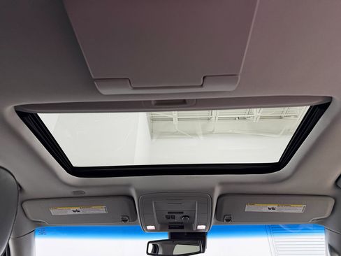 Used 2019 GMC Yukon XL Denali w/ Open Road Package image 23