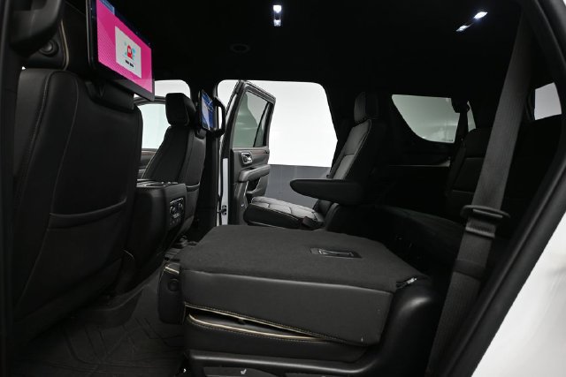 Used 2023 Chevrolet Tahoe Premier w/ Advanced Technology Package AWD/4WD image 31