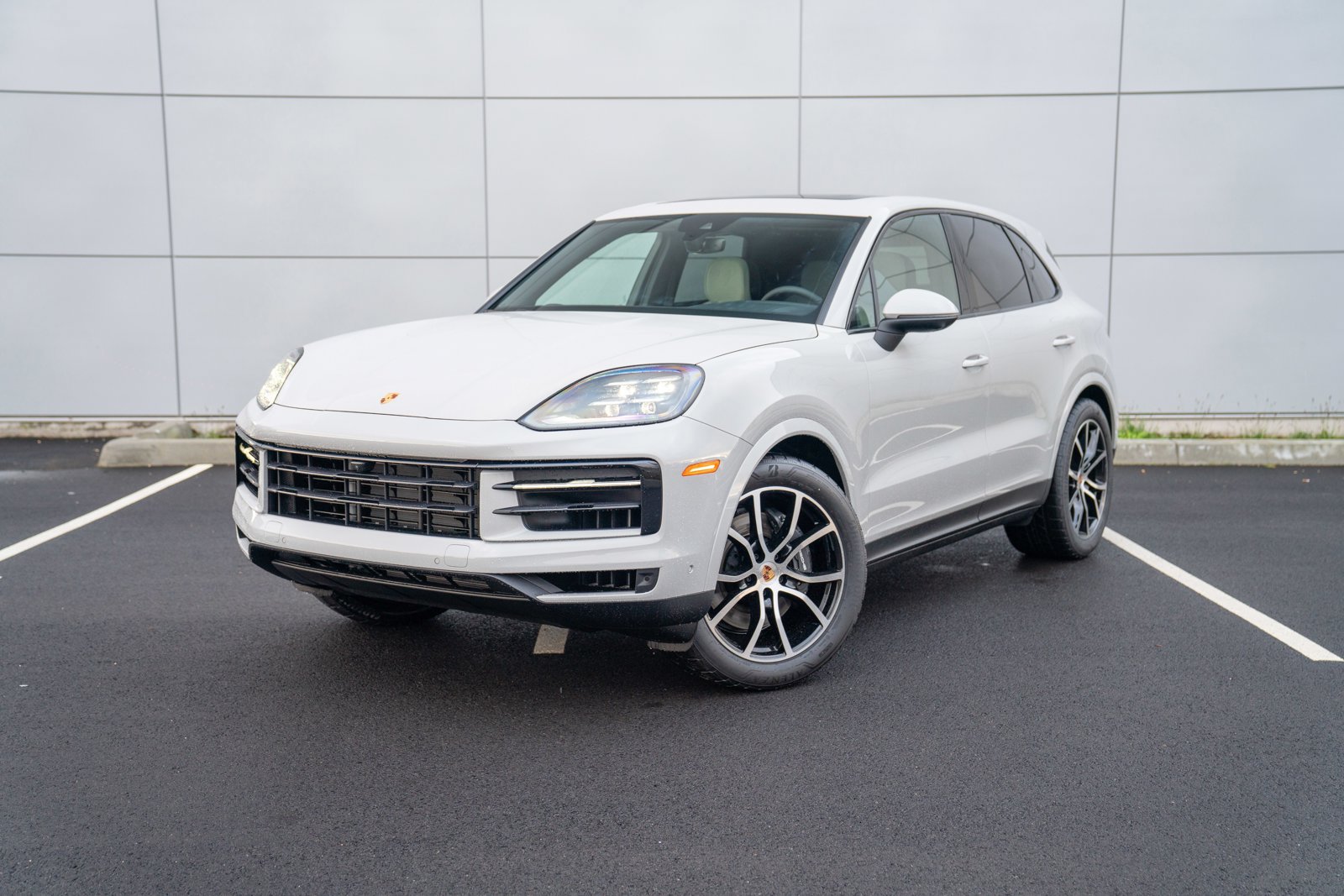 Certified 2026 Porsche Cayenne AWD/4WD image 1