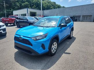 Used 2019 Toyota RAV4 LE w/ Carpet Mat Package AWD/4WD video 3
