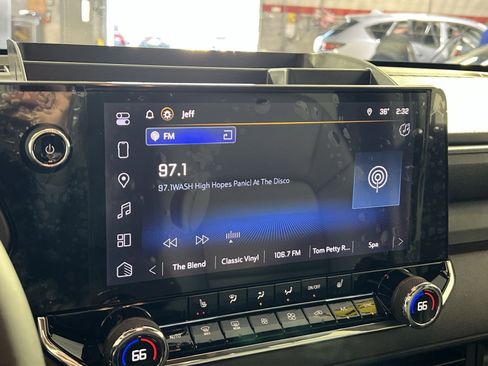 Used 2025 Chevrolet Colorado Trail Boss image 18