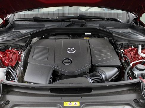 Used 2025 Mercedes-Benz GLC 350e 4MATIC image 41