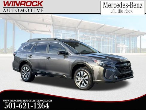 Used 2025 Subaru Outback Premium AWD/4WD image 1