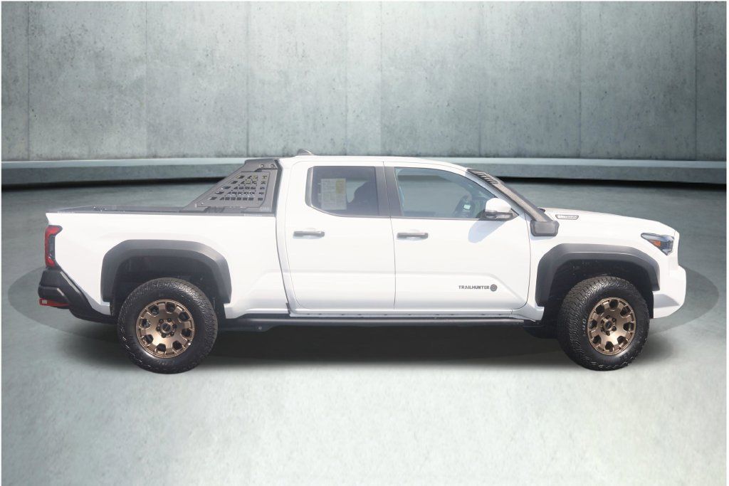 Used 2025 Toyota Tacoma 4x4 Double Cab Hybrid image 14