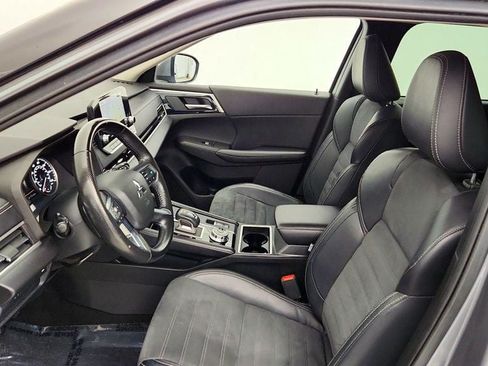 Used 2022 Mitsubishi Outlander SE AWD/4WD image 19